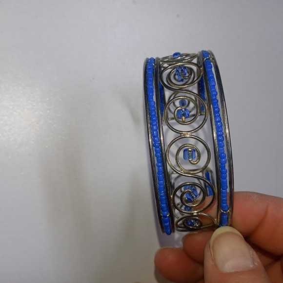 Assorted Jewelry- bracelets, necklaces, rings...11 pieces - Picture 4 of 16